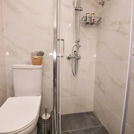 Modern, Comfortable Apartment, In The Heart Of The City_2